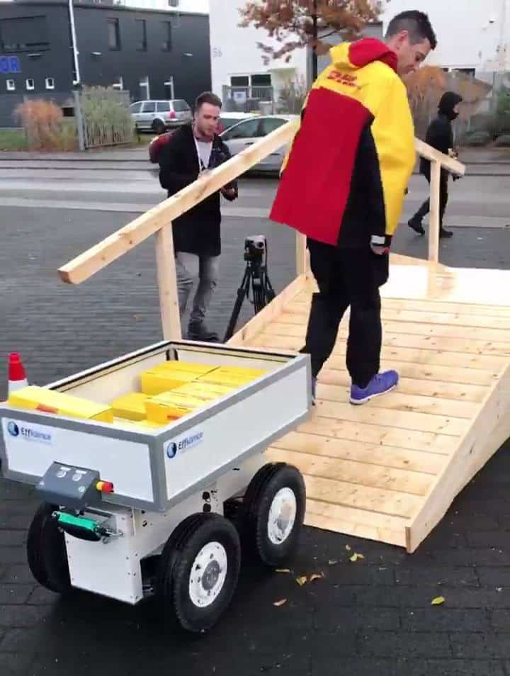 EffiBOT en extérieur pour challenge DHL