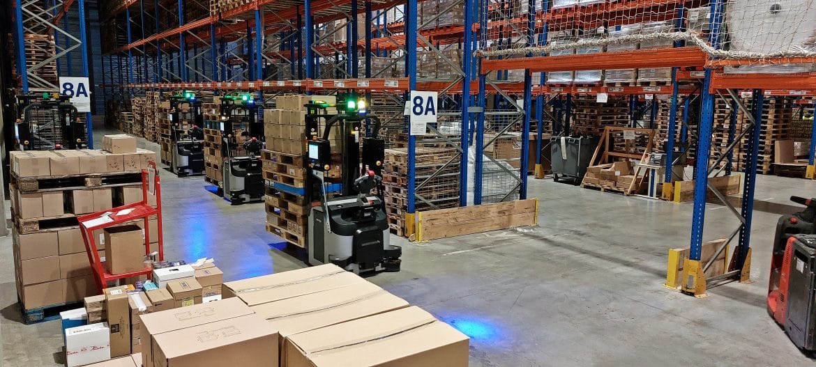 The collaboration between the Rhenus Logistics, Reflex WMS and Effidence teams has enabled answering a problem of continuous improvement and process optimisation.

Reflex WMS: the Hardis Group warehouse management solution.
EffiFCS: the Effidence fleet management interface.